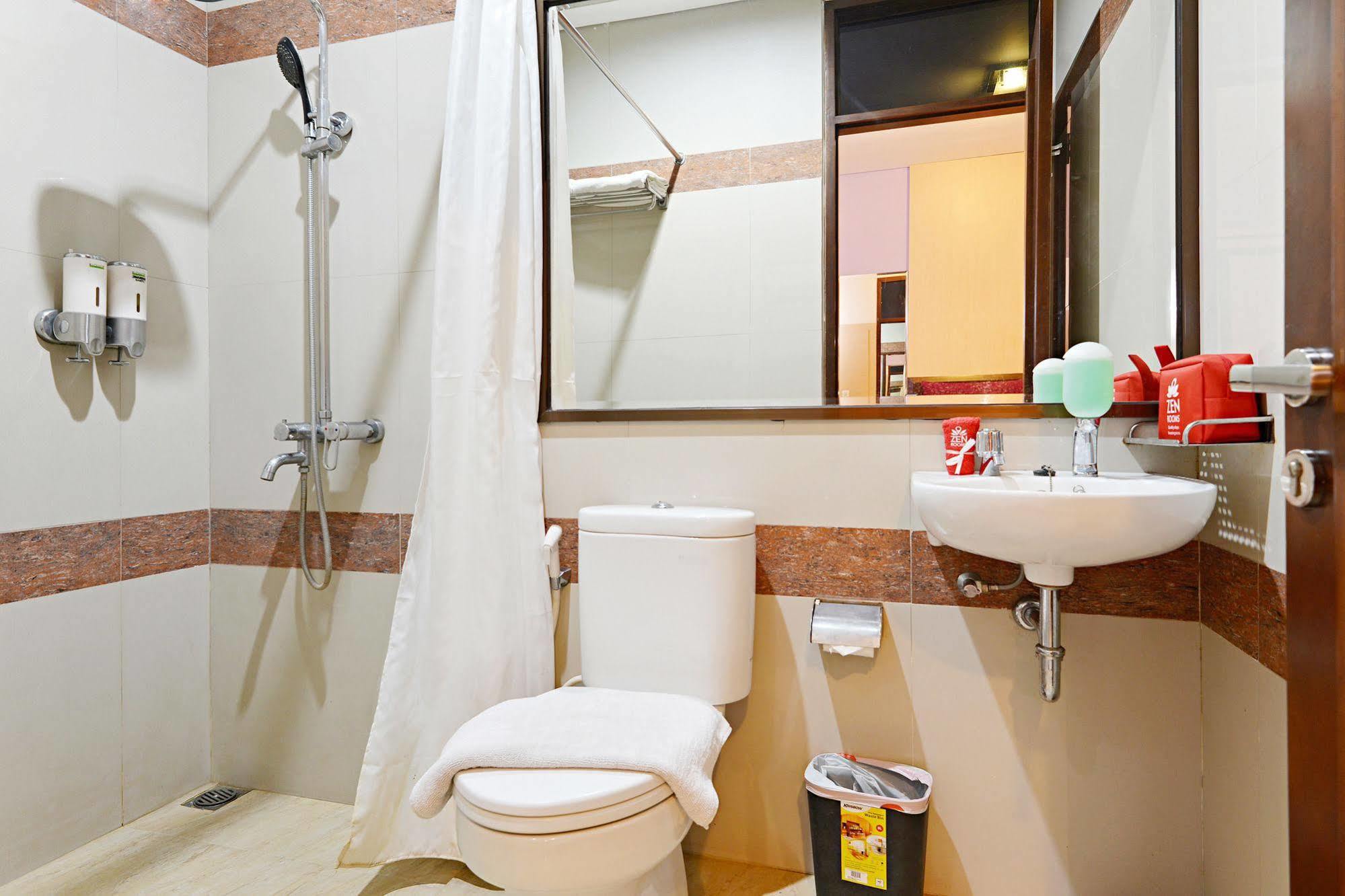 בנדונג Zen Rooms Riau Natuna מראה חיצוני תמונה