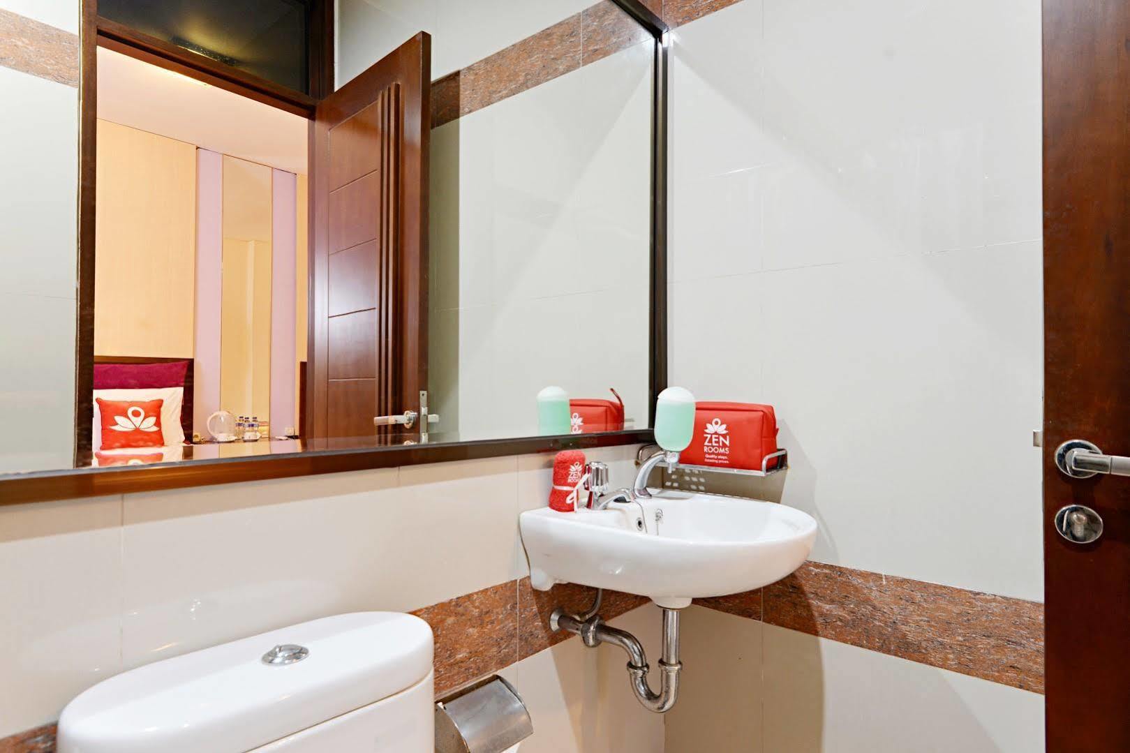 בנדונג Zen Rooms Riau Natuna מראה חיצוני תמונה