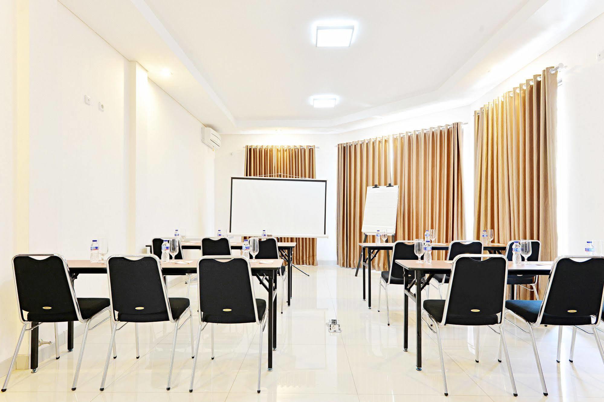 בנדונג Zen Rooms Riau Natuna מראה חיצוני תמונה
