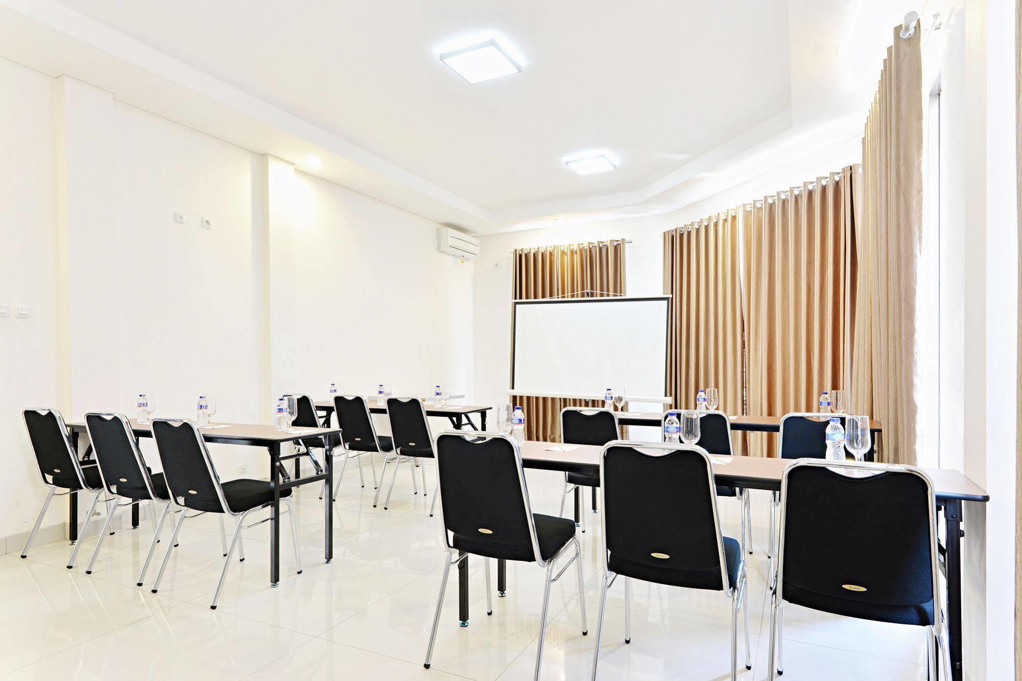 בנדונג Zen Rooms Riau Natuna מראה חיצוני תמונה